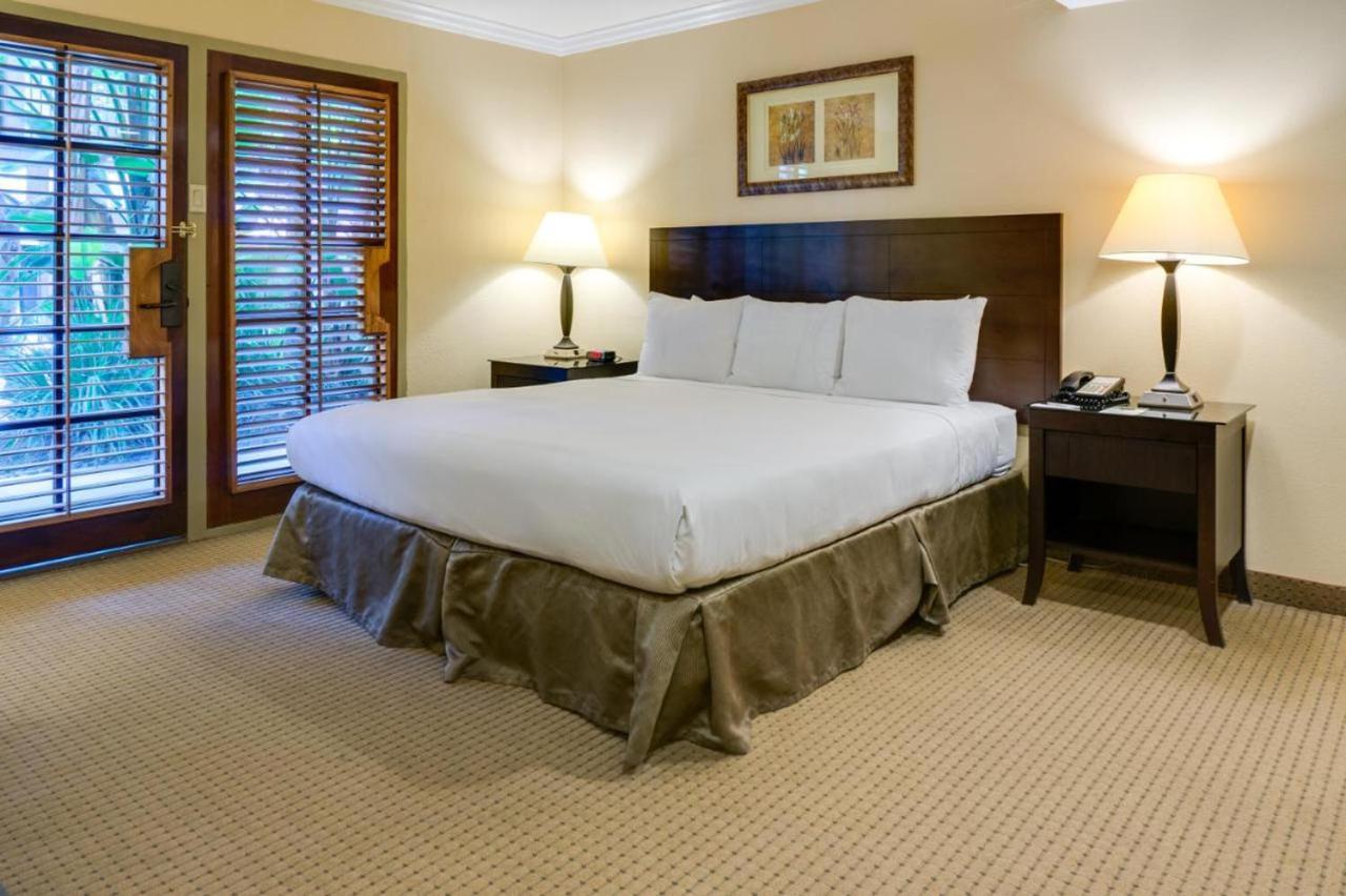 Buena Park Grand Hotel & Suites エクステリア 写真