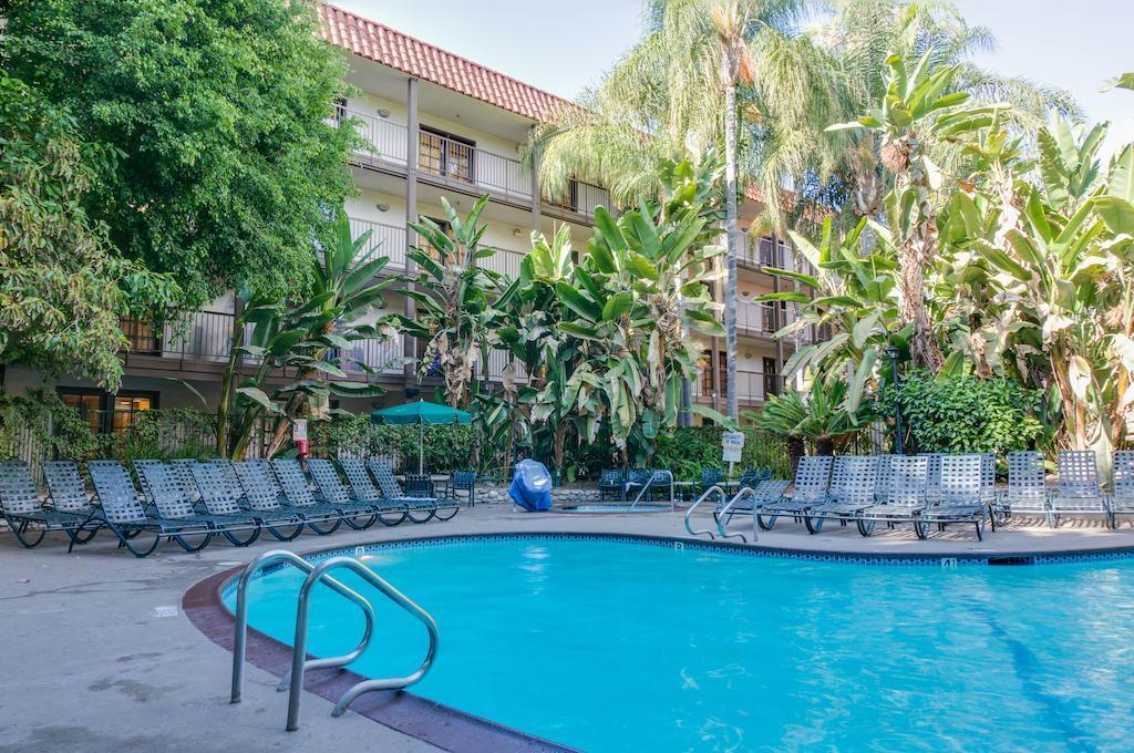 Buena Park Grand Hotel & Suites エクステリア 写真