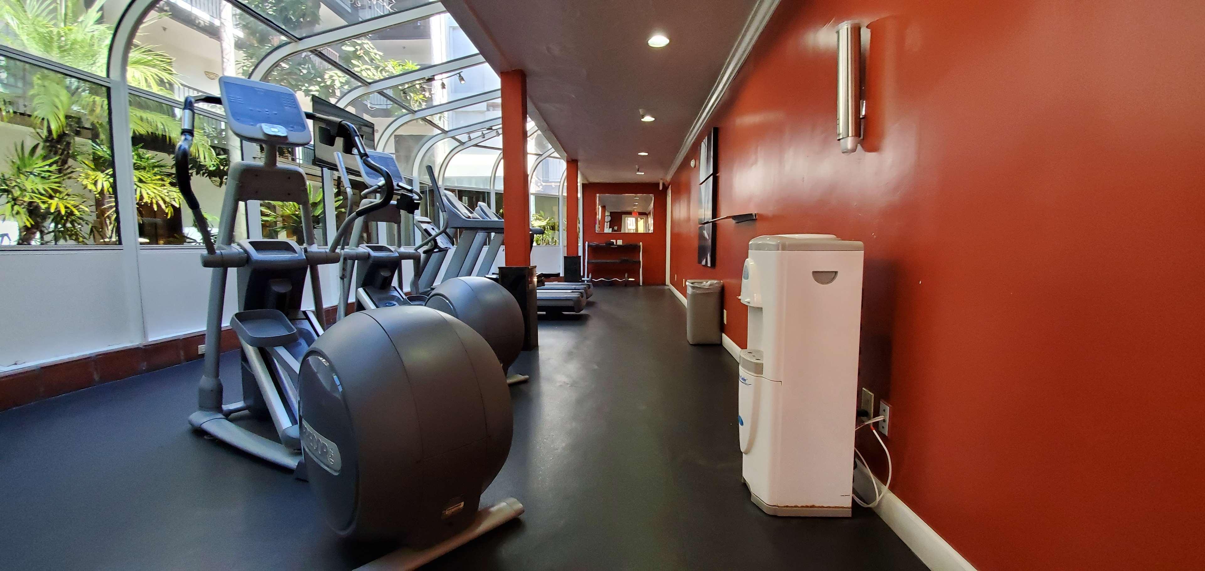 Buena Park Grand Hotel & Suites エクステリア 写真