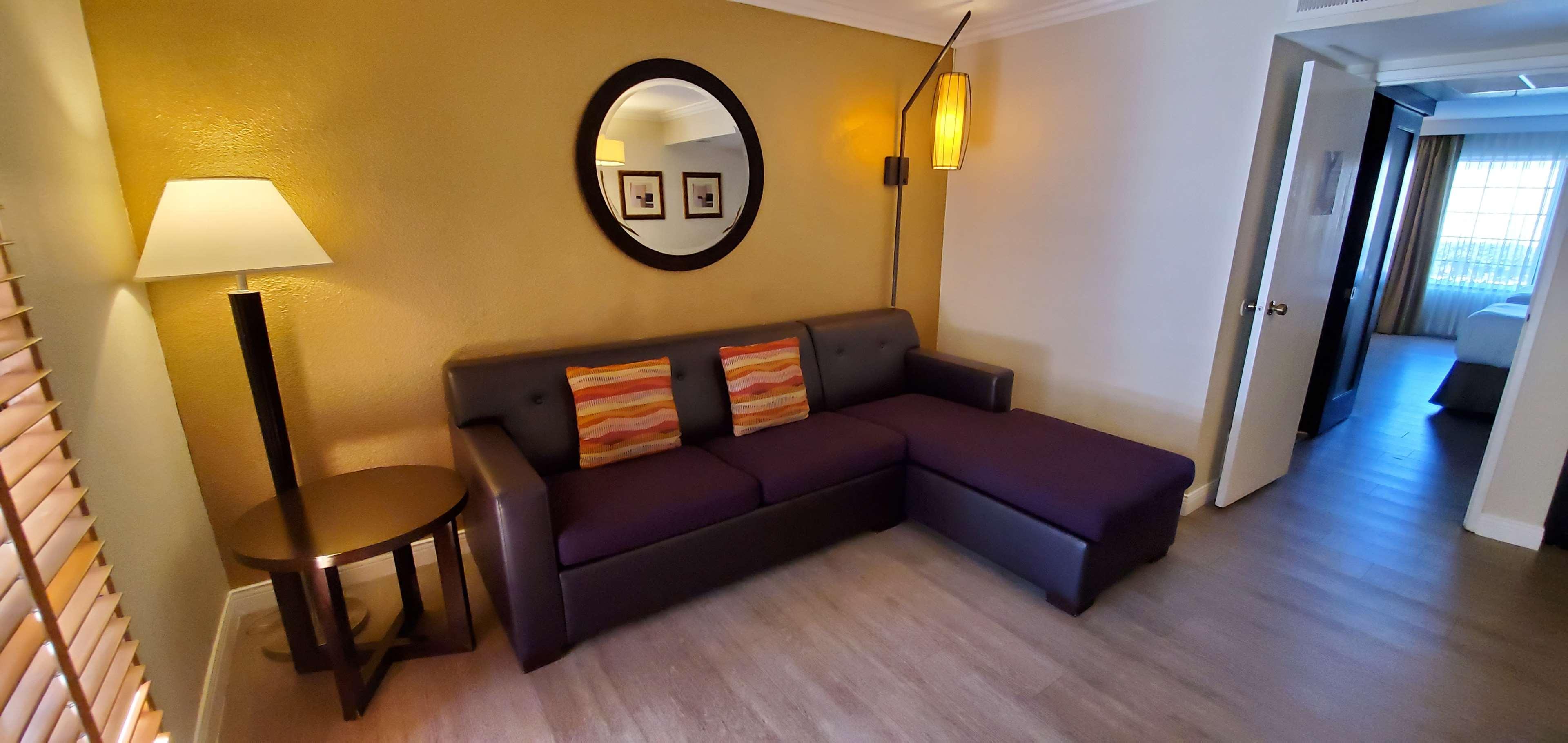 Buena Park Grand Hotel & Suites エクステリア 写真