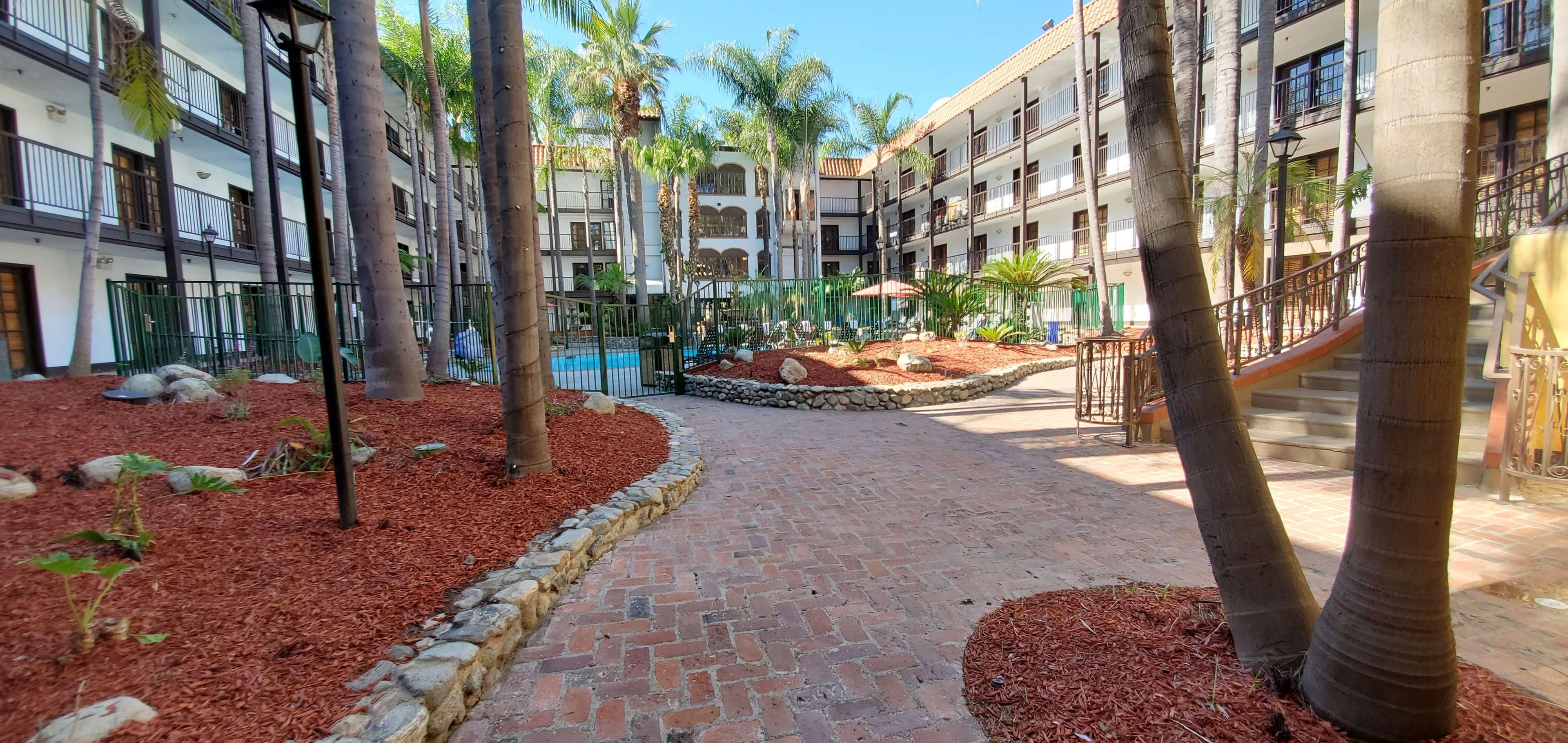 Buena Park Grand Hotel & Suites エクステリア 写真