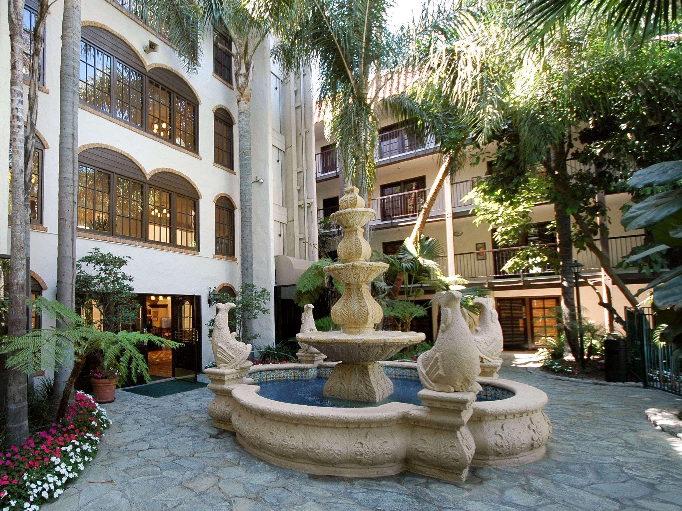 Buena Park Grand Hotel & Suites エクステリア 写真