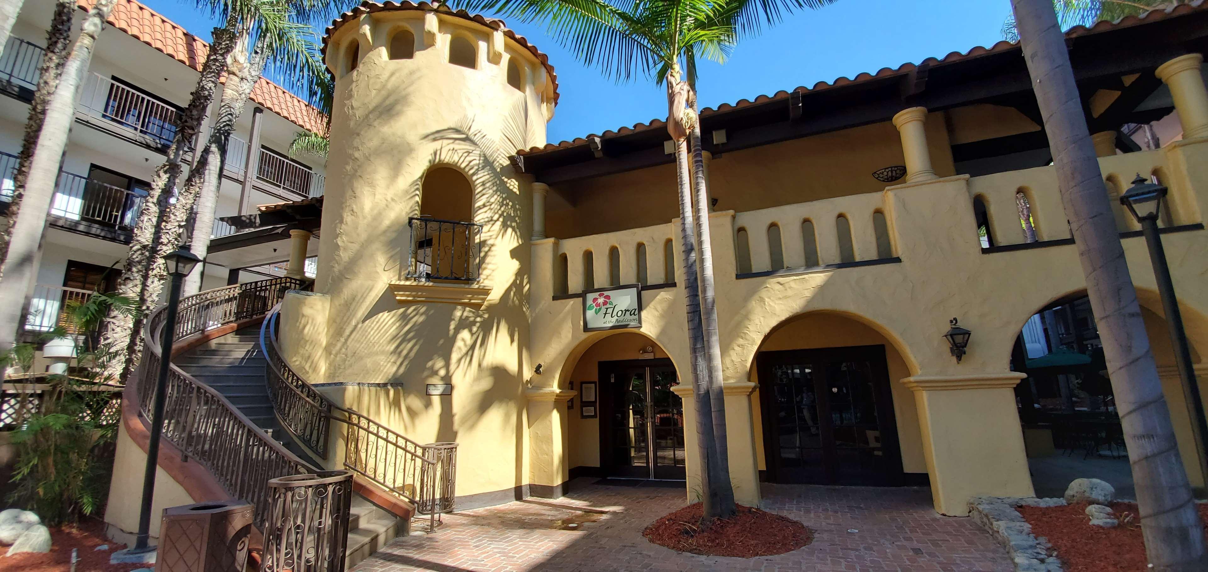 Buena Park Grand Hotel & Suites エクステリア 写真