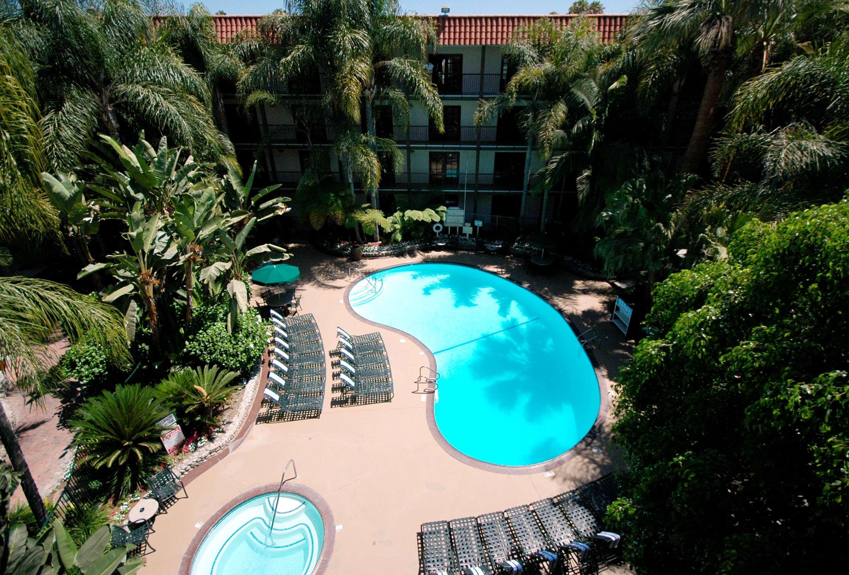 Buena Park Grand Hotel & Suites エクステリア 写真