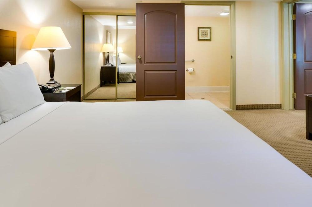 Buena Park Grand Hotel & Suites エクステリア 写真